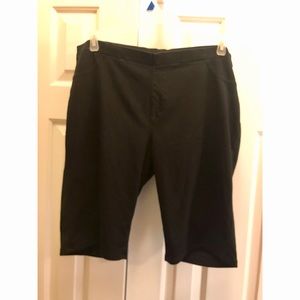 Women’s plus  Black Jegging Bermuda shorts